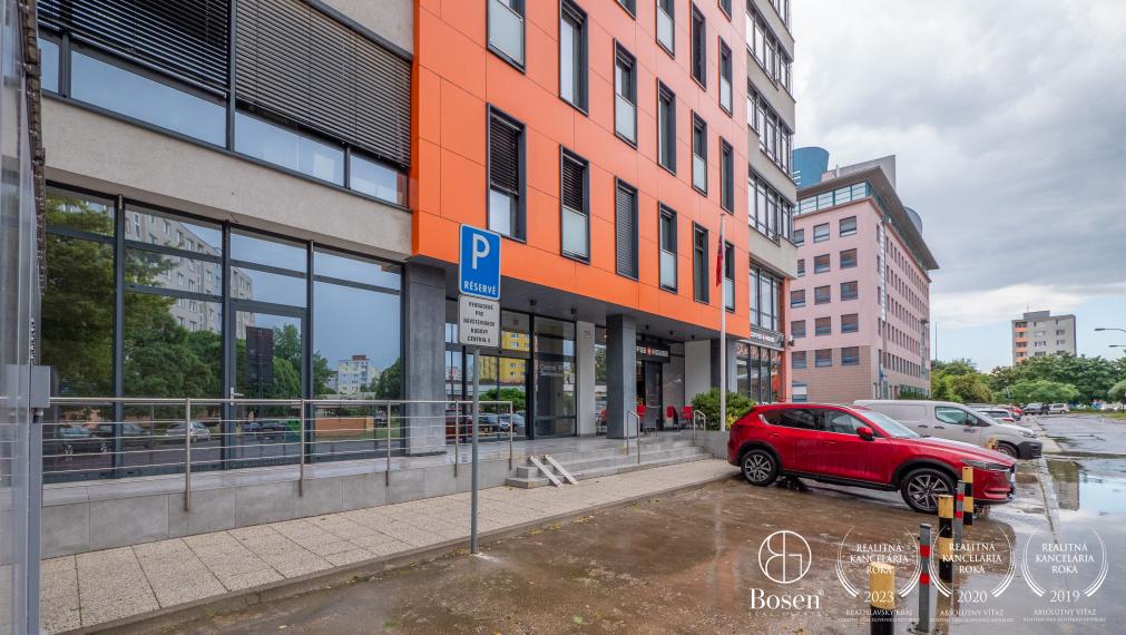 BOSEN | Prenájom kancelárskych priestorov, Bratislava - Petržalka, 100m2 - 2500 m2.