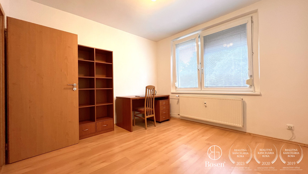 BOSEN | Prenajaté - 3 izbový byt v pokojnej časti Bratislavy - Dúbravka, Hanulova