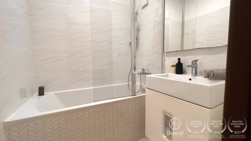 BOSEN | Prenajaté - 3 izbový byt v pokojnej časti Bratislavy - Dúbravka, Hanulova