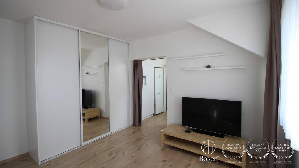 BOSEN| 1 izbový byt na prenájom, Malacky, Pezinská