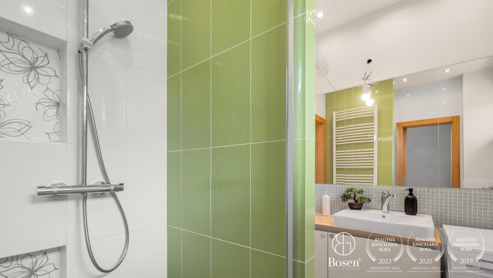 BOSEN | Pasívny 5 izbový rodinný dom so záhradou v Senci