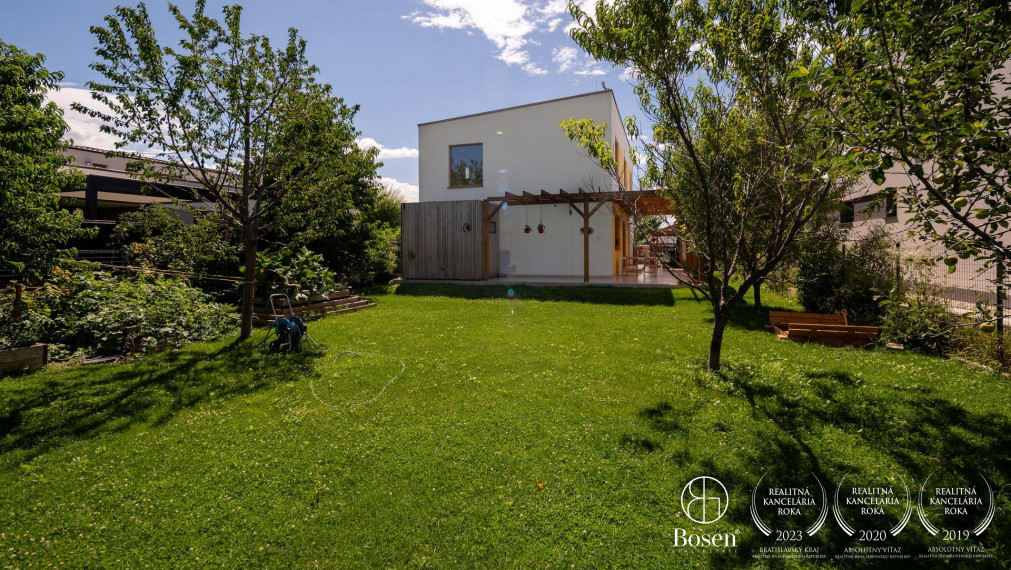 BOSEN | Pasívny 5 izbový rodinný dom so záhradou v Senci