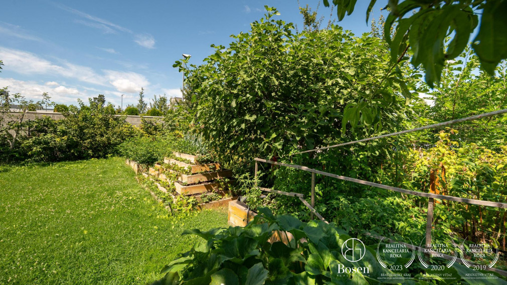 BOSEN | Pasívny 5 izbový rodinný dom so záhradou v Senci