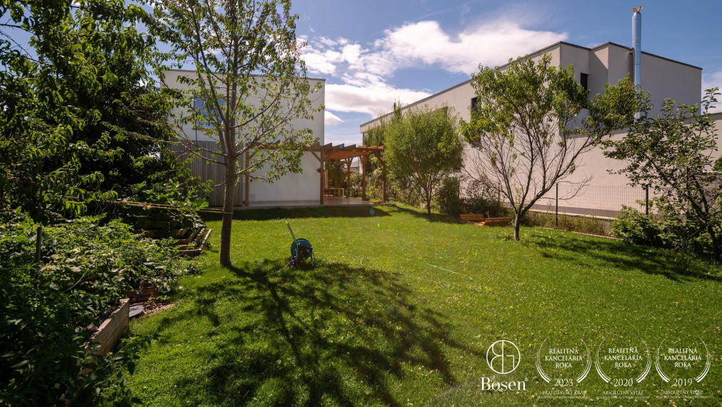 BOSEN | Pasívny 5 izbový rodinný dom so záhradou v Senci