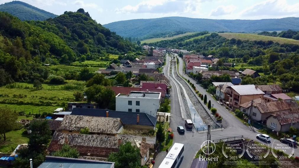 BOSEN | Na predaj rodinný dom, chalupa v kľudnej obci Šurice s pozemkom 2286m2