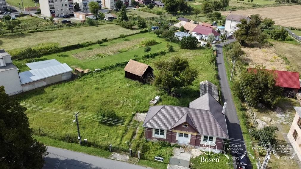 BOSEN | Na predaj rodinný dom, chalupa v kľudnej obci Šurice s pozemkom 2286m2
