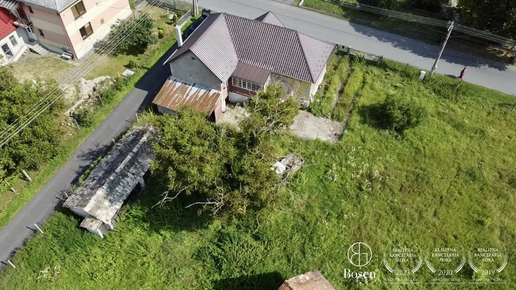 BOSEN | Na predaj rodinný dom, chalupa v kľudnej obci Šurice s pozemkom 2286m2