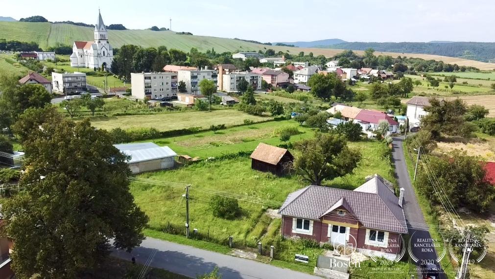 BOSEN | Na predaj rodinný dom, chalupa v kľudnej obci Šurice s pozemkom 2286m2