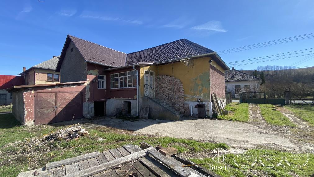 BOSEN | Na predaj rodinný dom, chalupa v kľudnej obci Šurice s pozemkom 2286m2