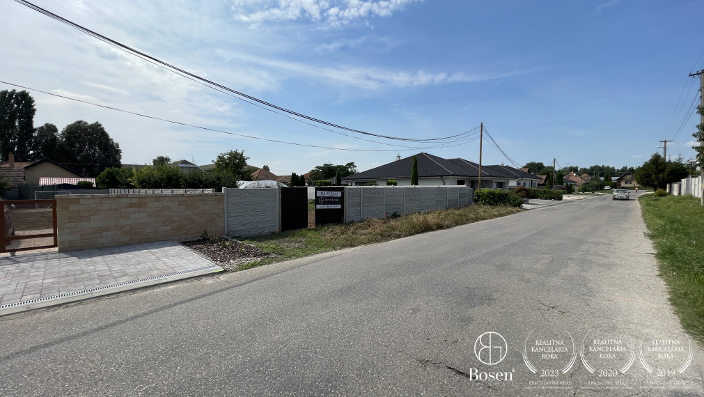 BOSEN | Skvelý stavebný pozemok pri centre mesta, Investičná príležitosť, Nesvady, Jókaiho, 600 m2