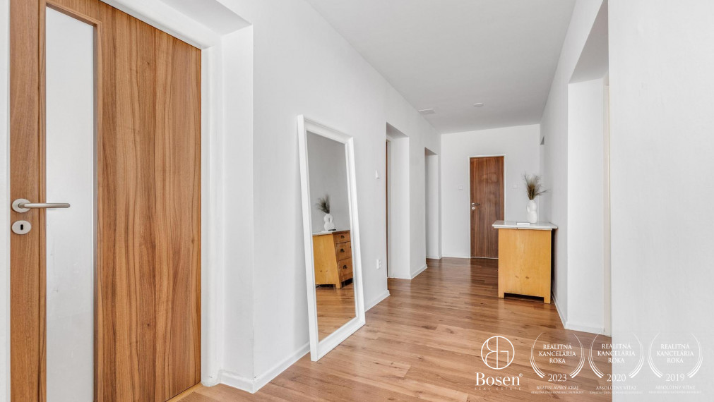 PREDANÉ - BOSEN | Kompaktný, kompletne zrekonštruovaný rodinný dom, ulica Pod Záhradami, Hamuliakovo, 127 m2