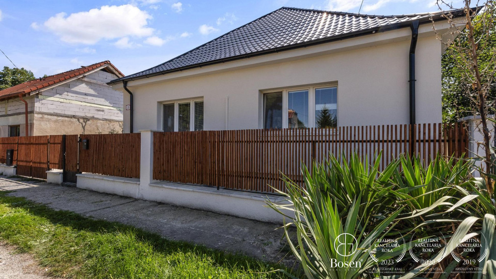 PREDANÉ - BOSEN | Kompaktný, kompletne zrekonštruovaný rodinný dom, ulica Pod Záhradami, Hamuliakovo, 127 m2