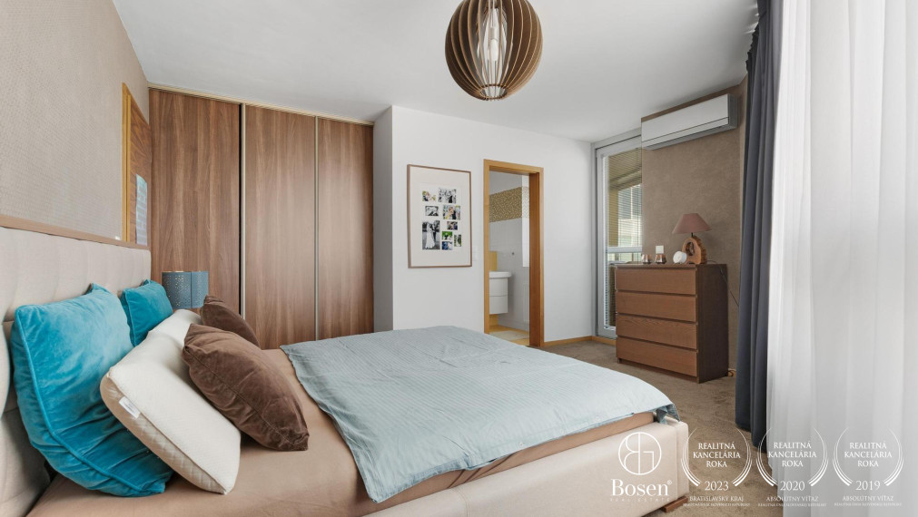 Nadštandardný 4 izbový byt so saunou v projekte Tri veže na prenájom