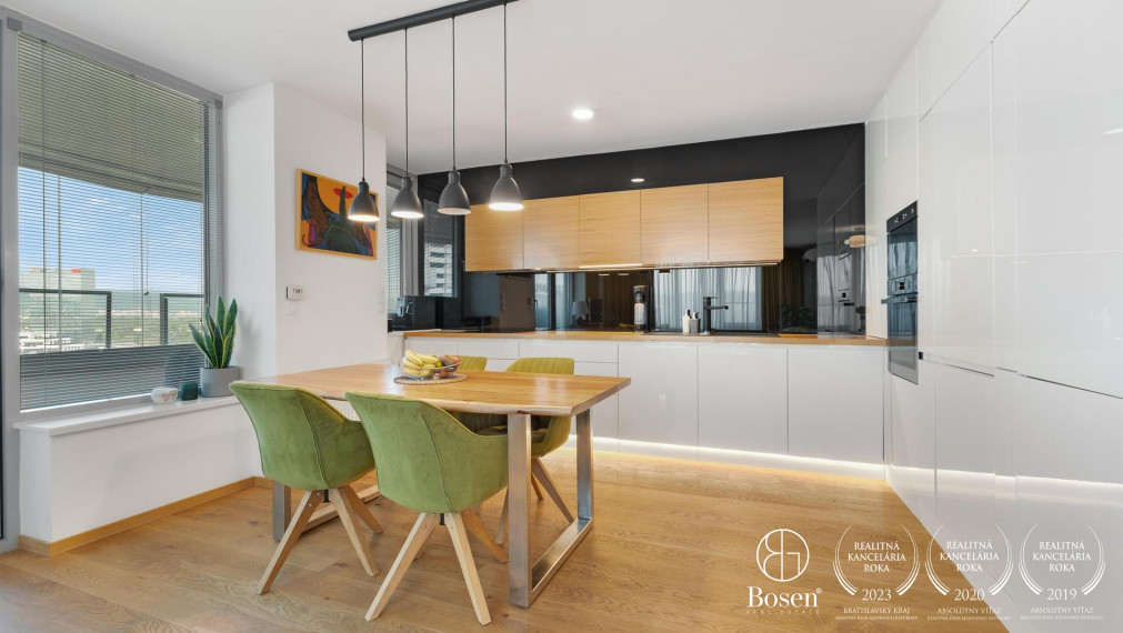 Nadštandardný 4 izbový byt so saunou v projekte Tri veže na prenájom