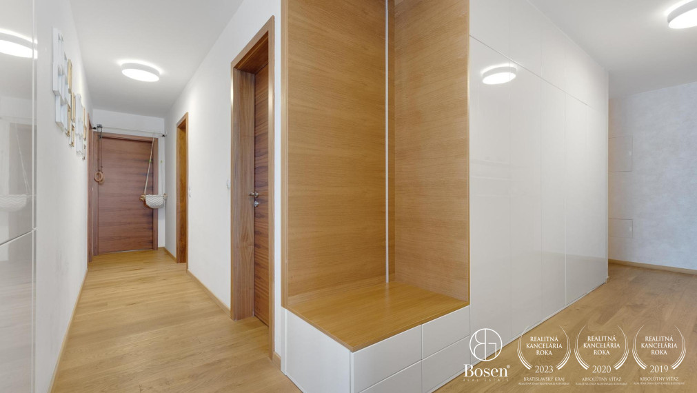 Nadštandardný 4 izbový byt so saunou v projekte Tri veže na prenájom