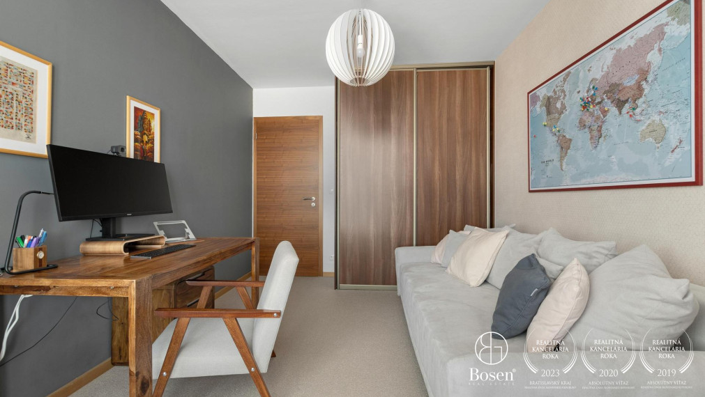 Nadštandardný 4 izbový byt so saunou v projekte Tri veže na prenájom