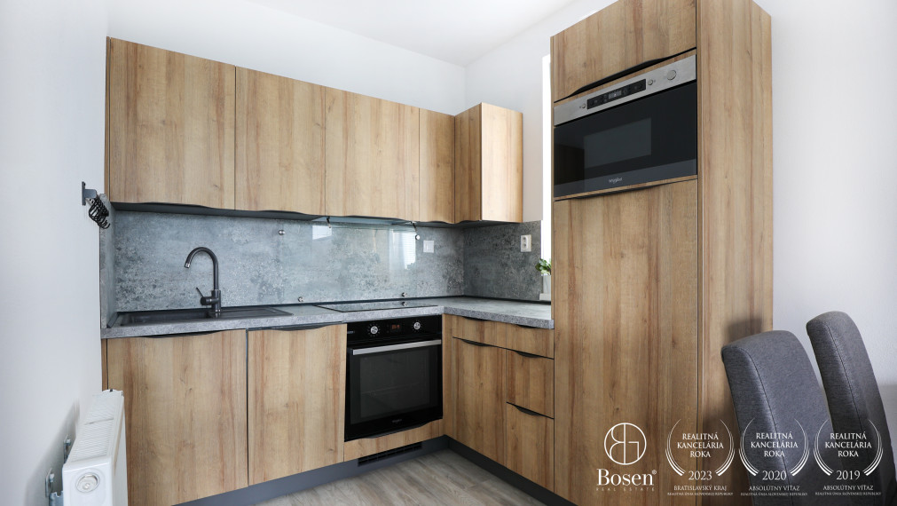 BOSEN | Zariadený 2-izb byt s parkovacím státim - Chrenová (Rezervovaný)