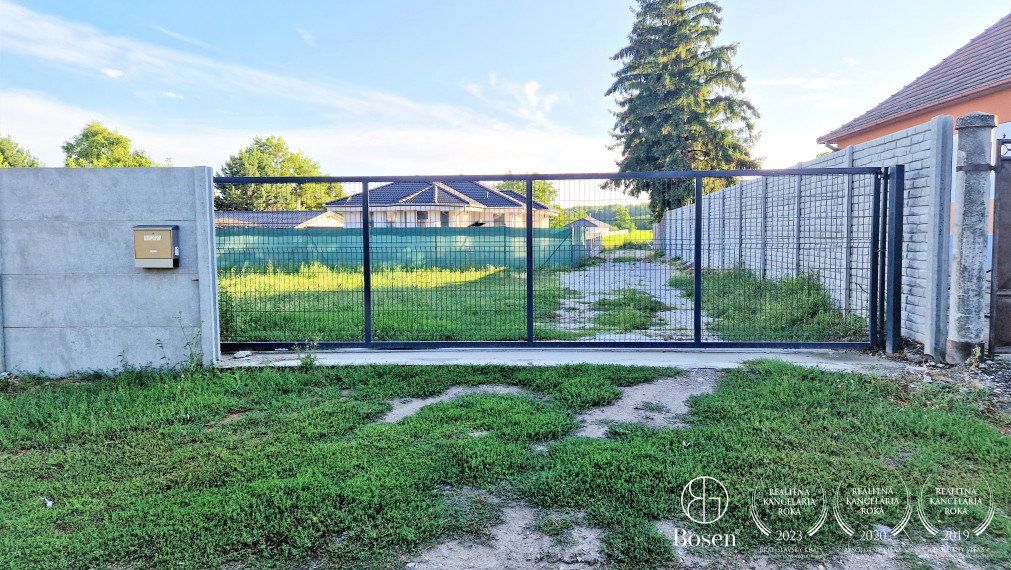 BOSEN | Predpredaj- RD s 2 byt. jednotkami