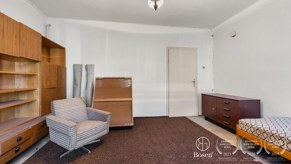 REZERVOVANÉ BOSEN | Na predaj rodinný dom v obci Závod