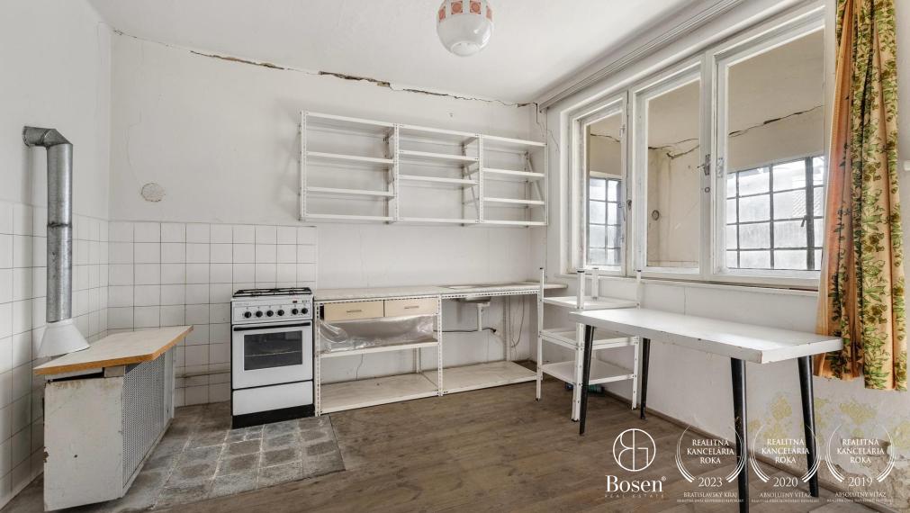 REZERVOVANÉ BOSEN | Na predaj rodinný dom v obci Závod