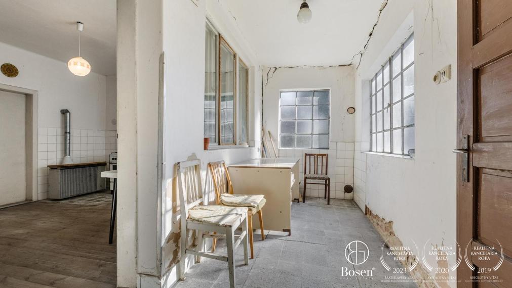 REZERVOVANÉ BOSEN | Na predaj rodinný dom v obci Závod