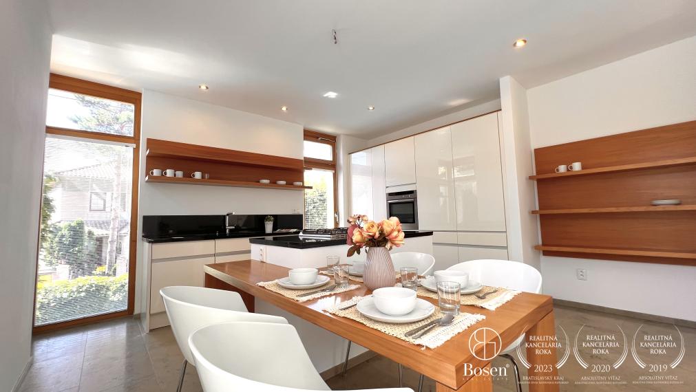 BOSEN | 5 izbový rodinný dom s hosťovským pavilónom a veľkým pozemkom 2.300 m2, Borinka