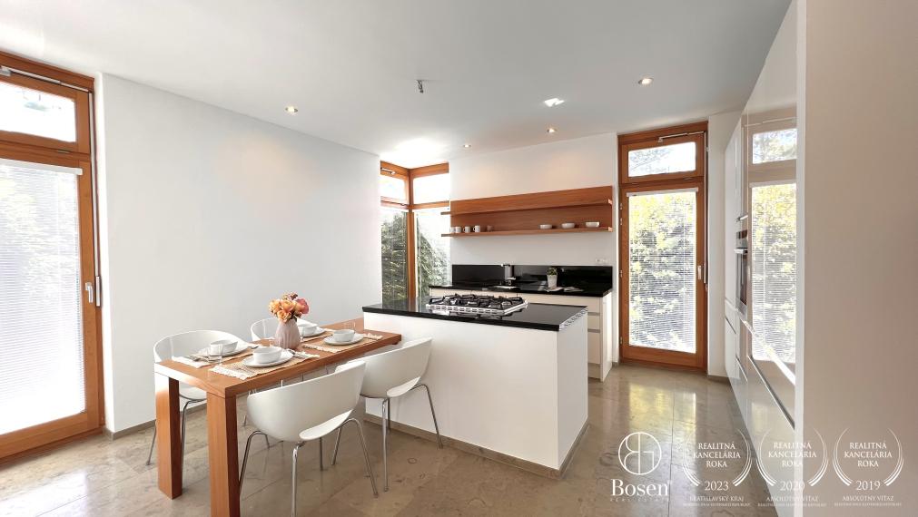 BOSEN | 5 izbový rodinný dom s hosťovským pavilónom a veľkým pozemkom 2.300 m2, Borinka