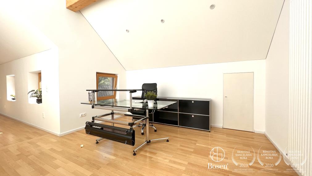 BOSEN | 5 izbový rodinný dom s hosťovským pavilónom a veľkým pozemkom 2.300 m2, Borinka