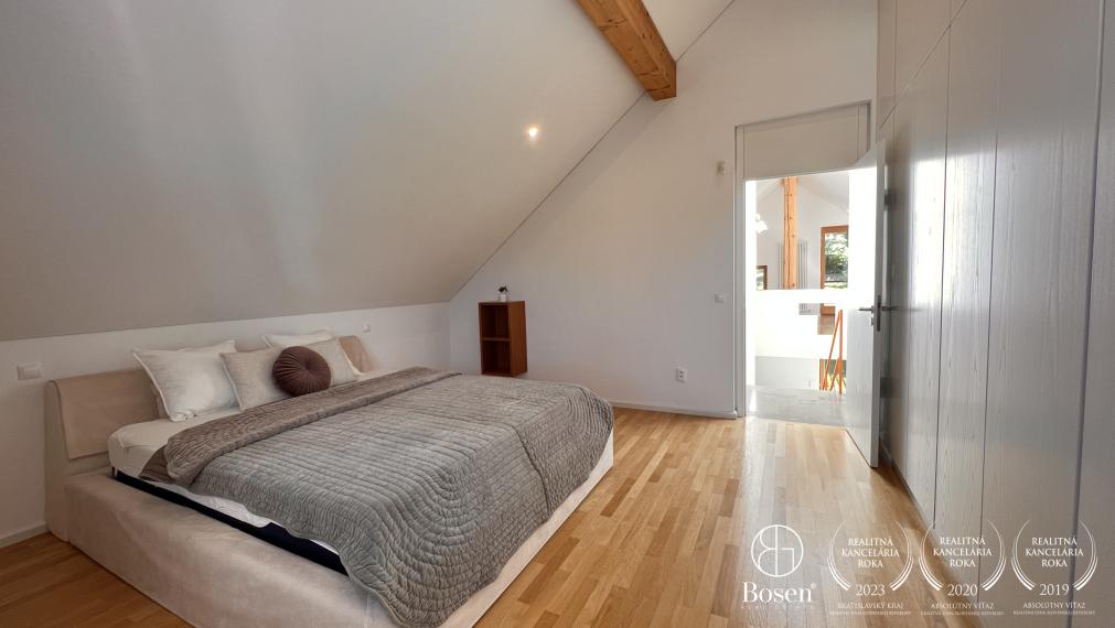 BOSEN | 5 izbový rodinný dom s hosťovským pavilónom a veľkým pozemkom 2.300 m2, Borinka