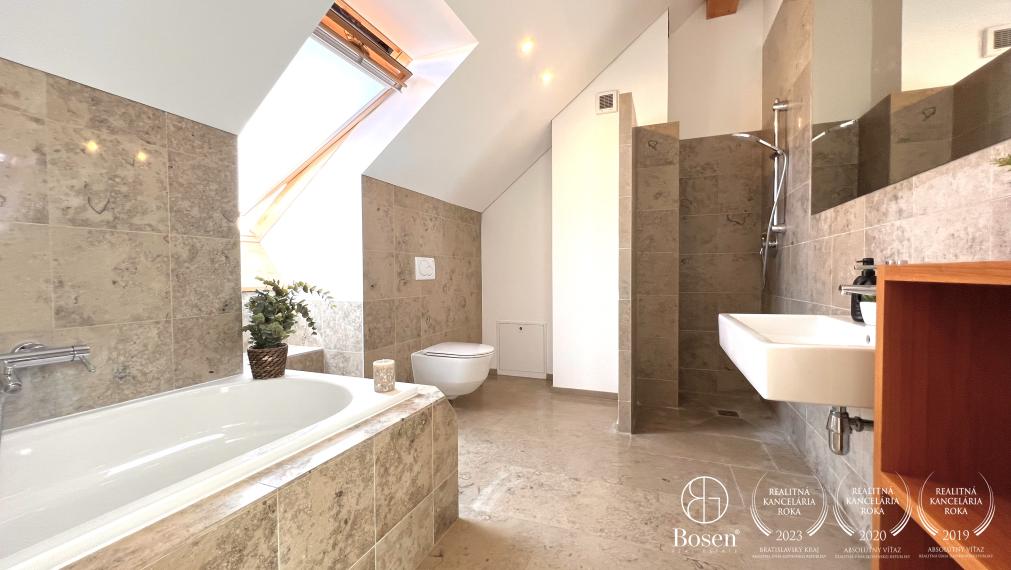 BOSEN | 5 izbový rodinný dom s hosťovským pavilónom a veľkým pozemkom 2.300 m2, Borinka