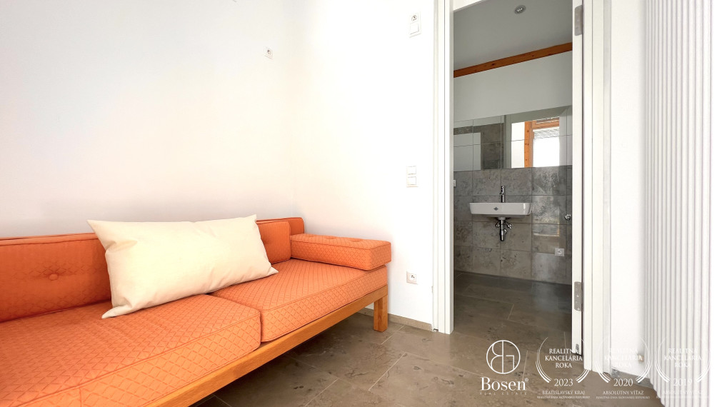 BOSEN | 5 izbový rodinný dom s hosťovským pavilónom a veľkým pozemkom 2.300 m2, Borinka