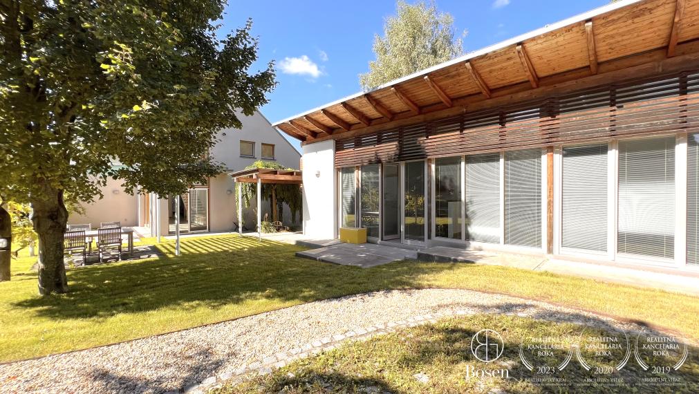 BOSEN | 5 izbový rodinný dom s hosťovským pavilónom a veľkým pozemkom 2.300 m2, Borinka