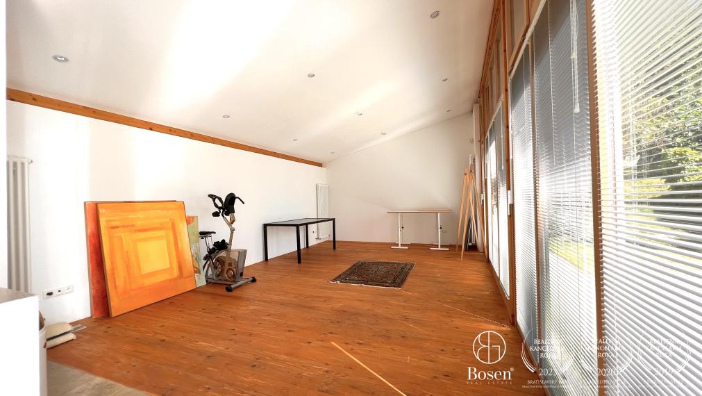 BOSEN | 5 izbový rodinný dom s hosťovským pavilónom a veľkým pozemkom 2.300 m2, Borinka