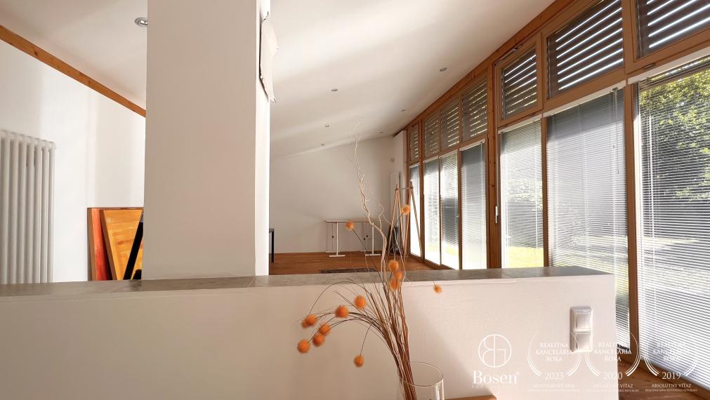 BOSEN | 5 izbový rodinný dom s hosťovským pavilónom a veľkým pozemkom 2.300 m2, Borinka