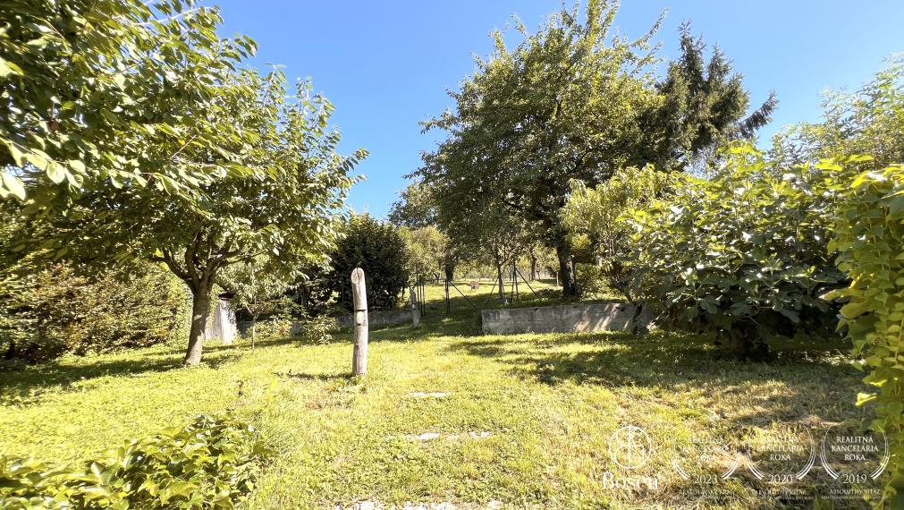 BOSEN | 5 izbový rodinný dom s hosťovským pavilónom a veľkým pozemkom 2.300 m2, Borinka