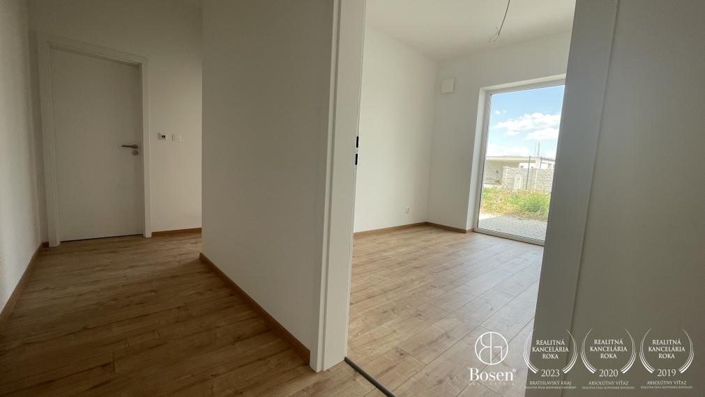 BOSEN | POSLEDNÝ 3.izb.rodinný dom v novom projekte V KORUNÁCH, Miloslavov