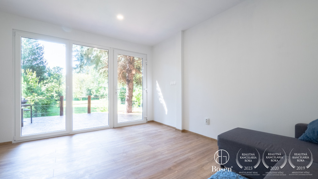 BOSEN | Slnečná záhrada s chatou na brehu Dunaja v Bratislave - Devín, 1139m2