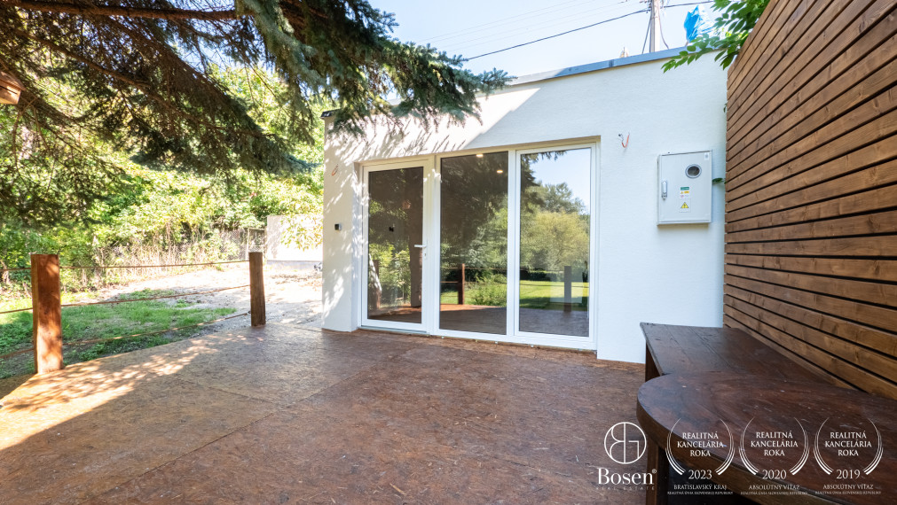 BOSEN | Slnečná záhrada s chatou na brehu Dunaja v Bratislave - Devín, 1139m2