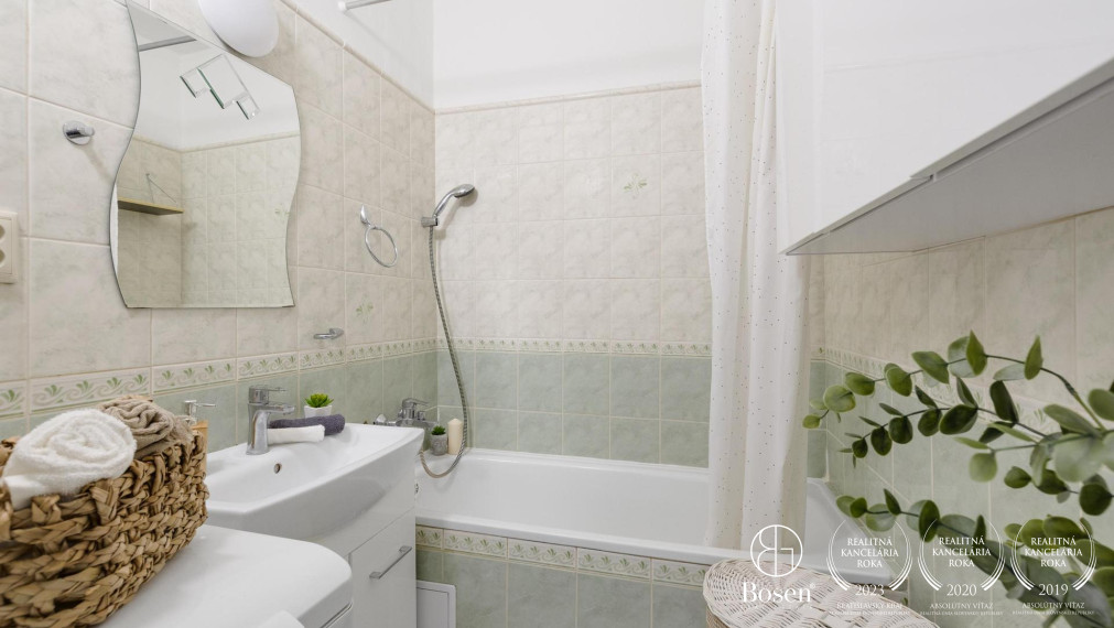 Rezervované I Klimatizovaný 3 izbový byt s krásnym výhľadom v blízkosti cyklotrasy na Devín