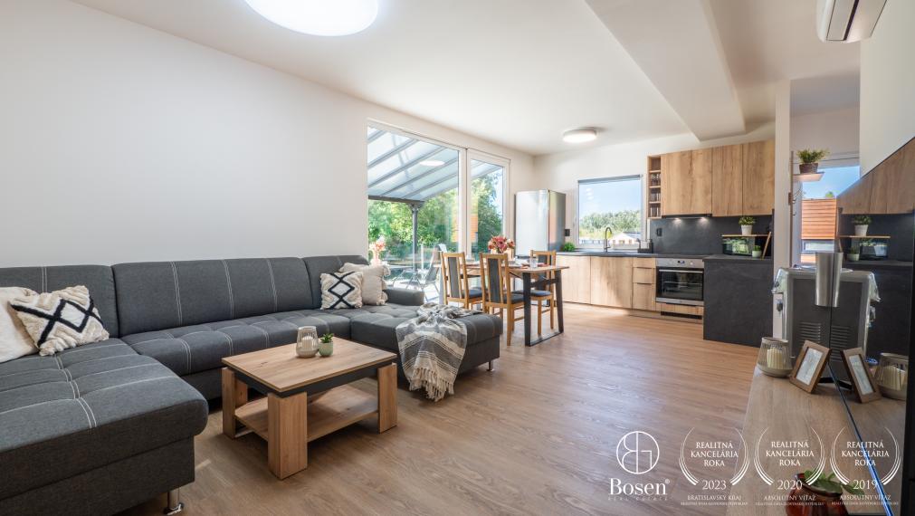 BOSEN | Prenájom nový 4 izbový hausbót na brehu Jaroveckého ramena, Bratislava