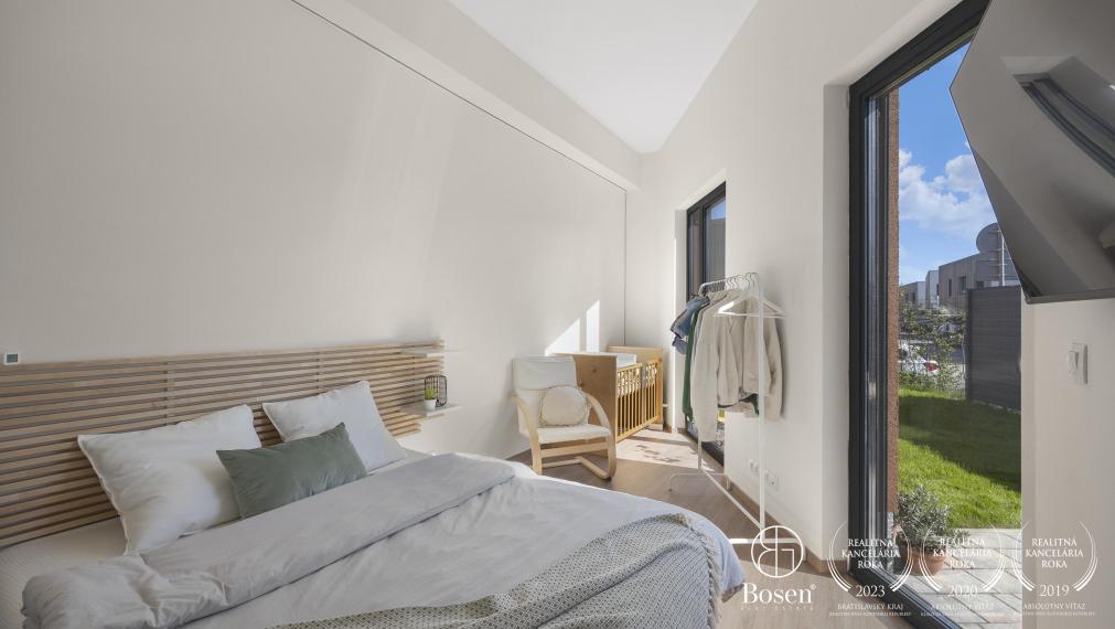 BOSEN | 3 izbový byt, 2x záhradka, spolu 208 m2, projekt OPÁL, Perlová ul.