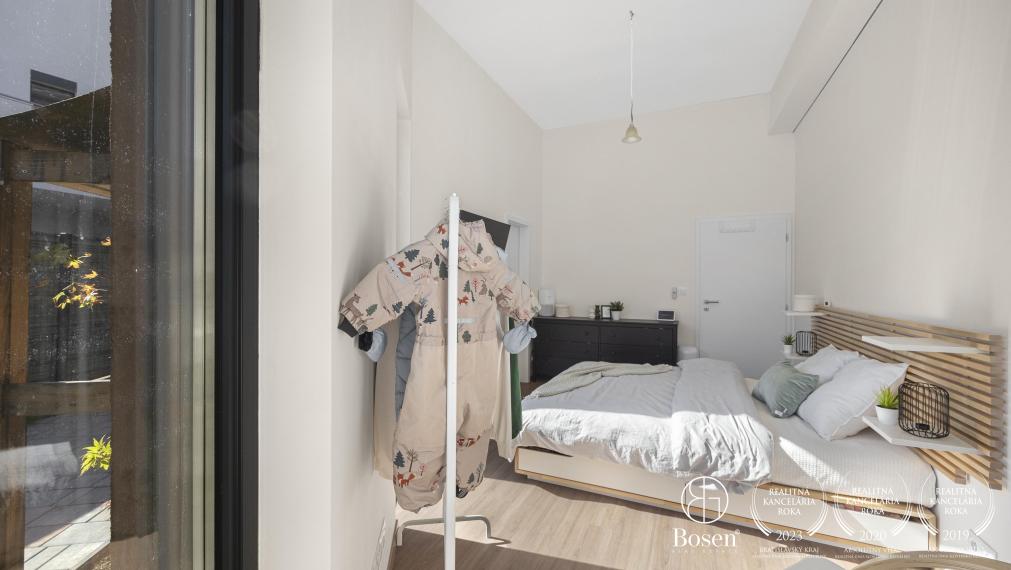 BOSEN | 3 izbový byt, 2x záhradka, spolu 208 m2, projekt OPÁL, Perlová ul.