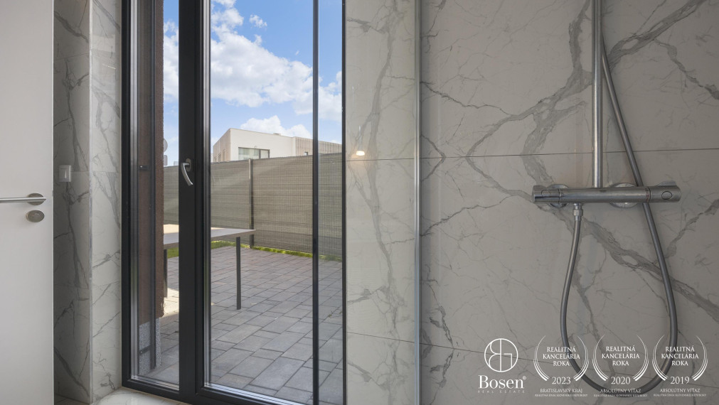 BOSEN | 3 izbový byt, 2x záhradka, spolu 208 m2, projekt OPÁL, Perlová ul.