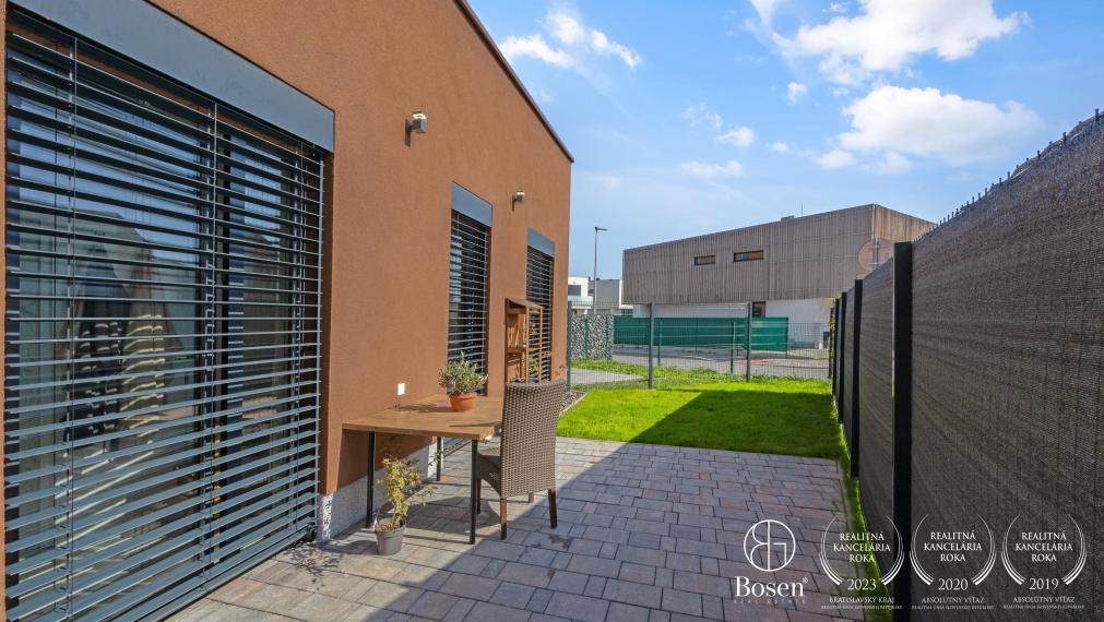 BOSEN | 3 izbový byt, 2x záhradka, spolu 208 m2, projekt OPÁL, Perlová ul.