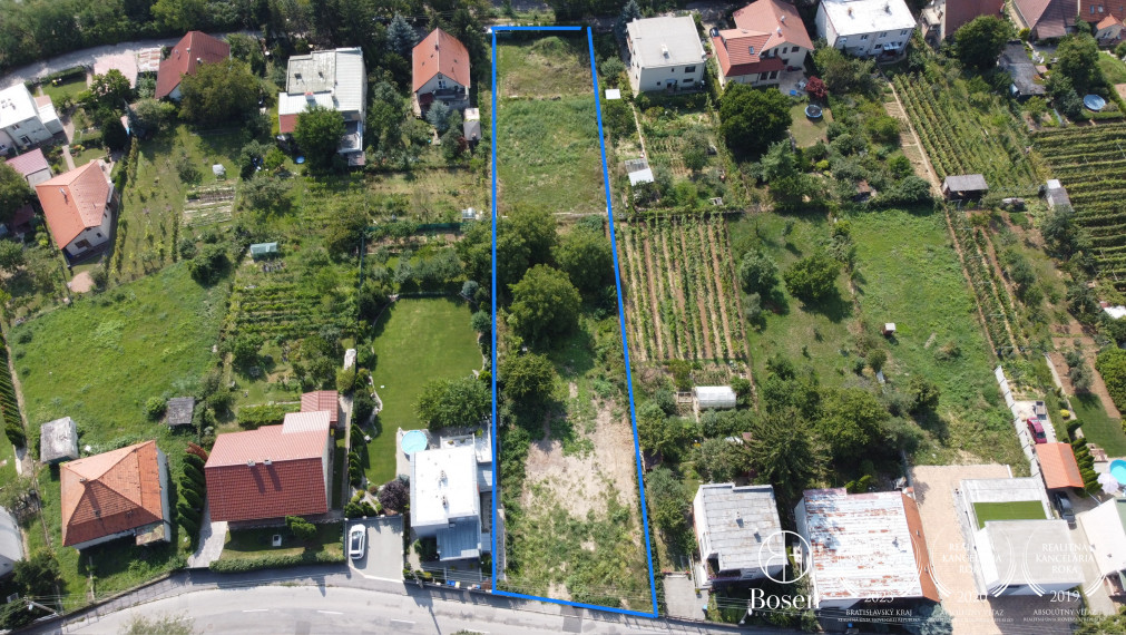 BOSEN | Predaj stavebného pozemku s územným rozhodnutím, 2334 m2, k.ú. Zobor, Nitra