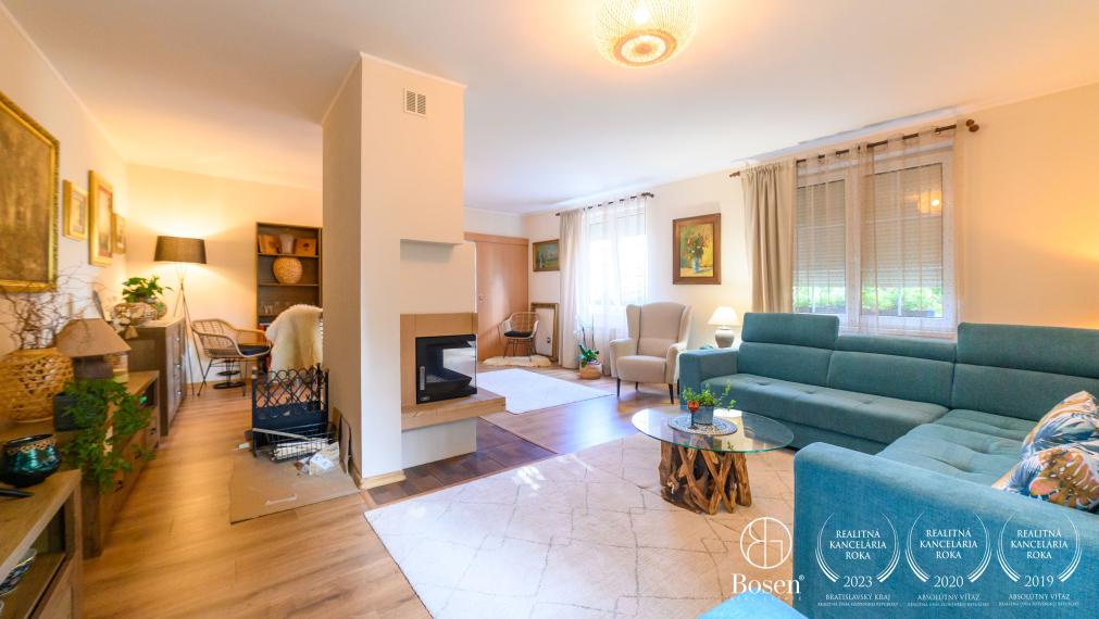Rezervovaný BOSEN I Ponúkame vám Krásny 5 izbový poschodový rodinný dom v centre Senca