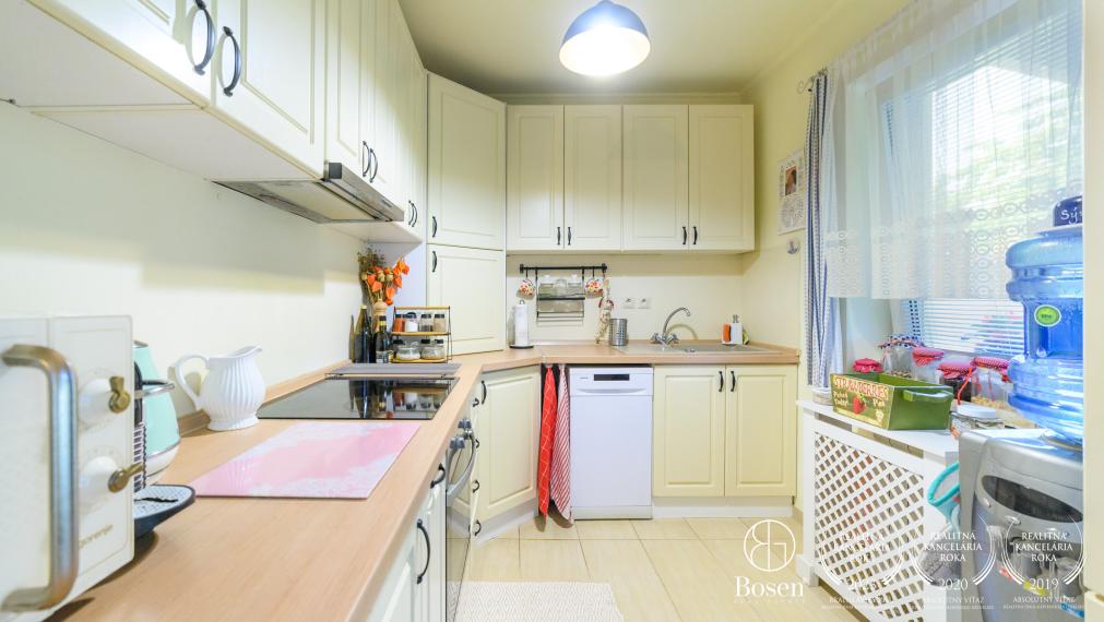 Rezervovaný BOSEN I Ponúkame vám Krásny 5 izbový poschodový rodinný dom v centre Senca