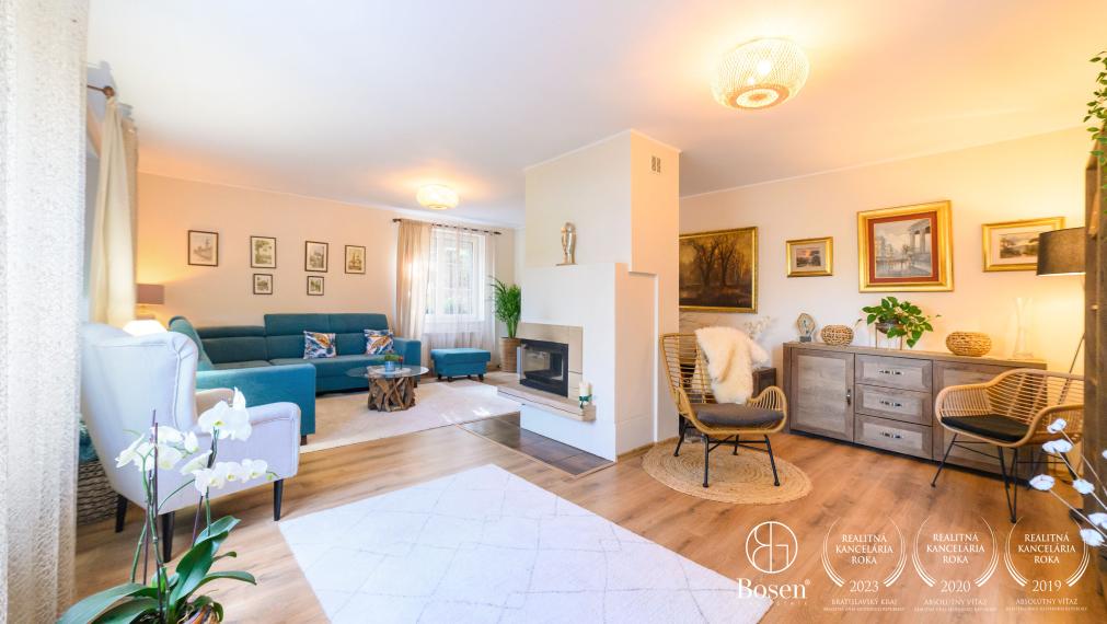 Rezervovaný BOSEN I Ponúkame vám Krásny 5 izbový poschodový rodinný dom v centre Senca