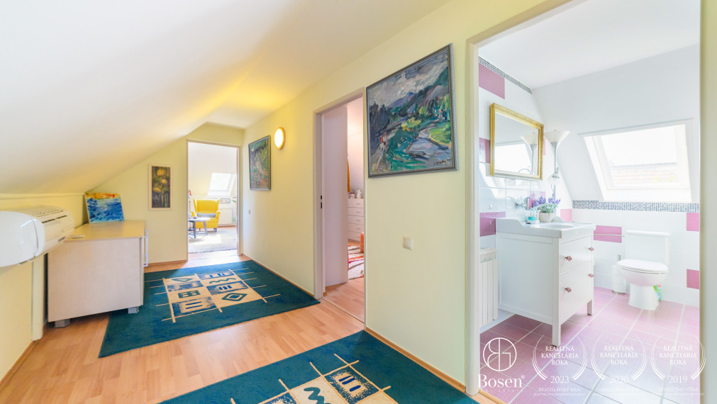 Rezervovaný BOSEN I Ponúkame vám Krásny 5 izbový poschodový rodinný dom v centre Senca