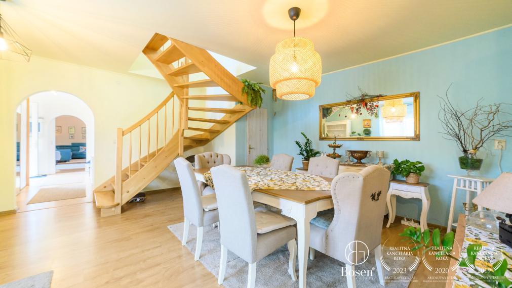 Rezervovaný BOSEN I Ponúkame vám Krásny 5 izbový poschodový rodinný dom v centre Senca